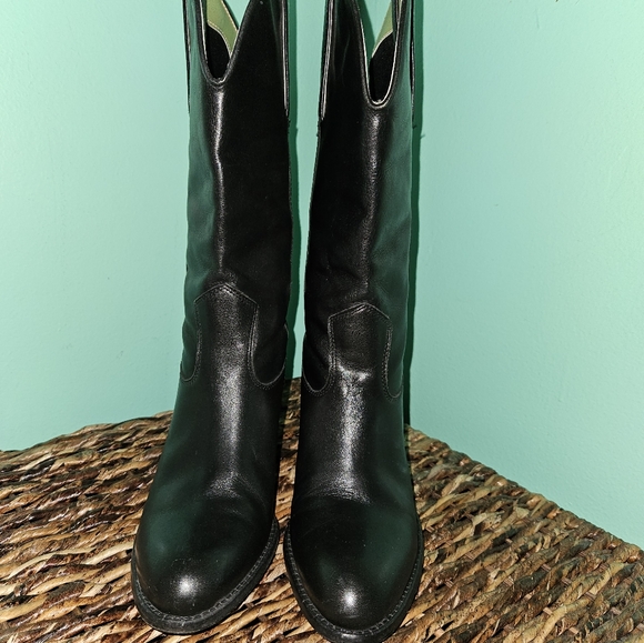 Womens Black Boots - Picture 2 of 4